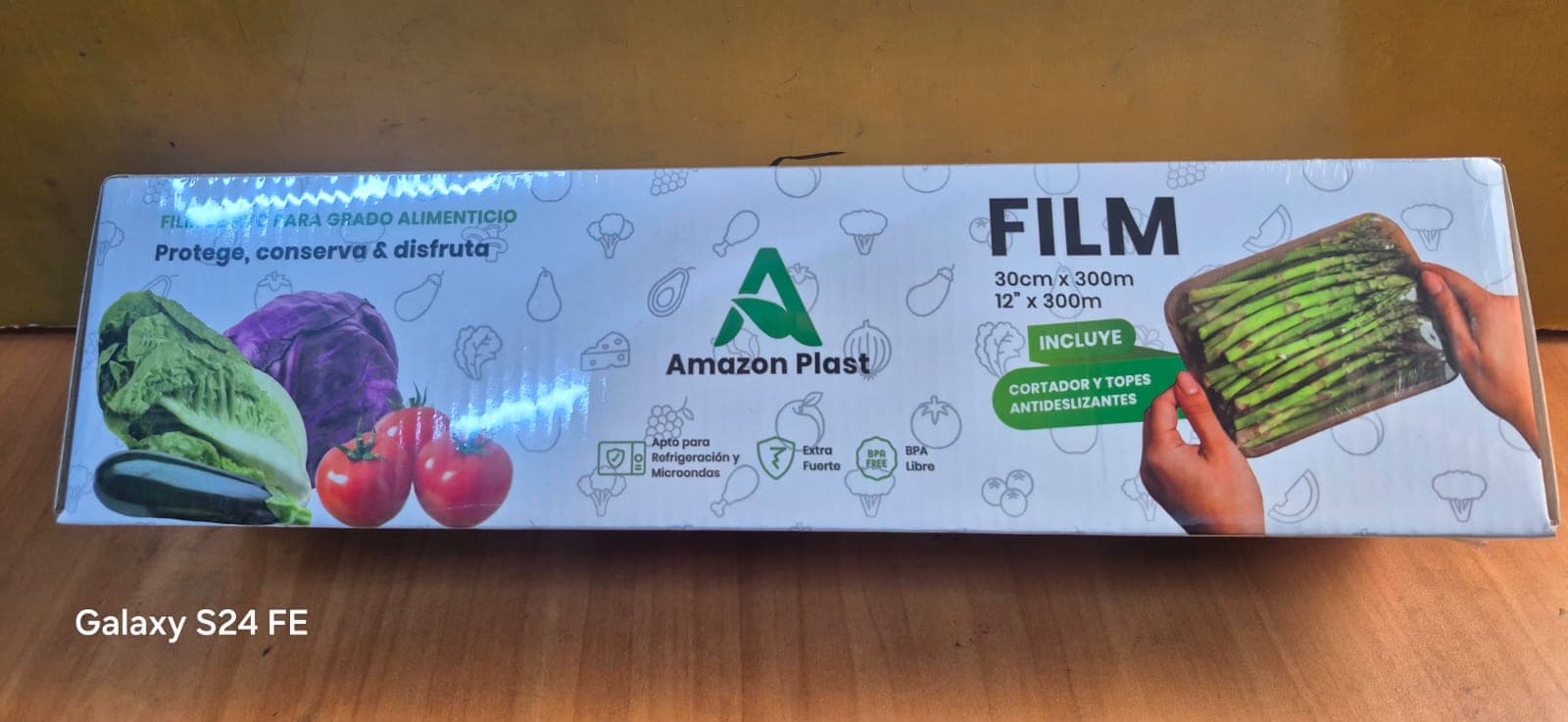 Film p/alimentos 12" x 300 mts (cortador especial)